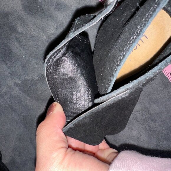 Black Cutout Suede Booties With Buckle Close Toe Lucky Brand Women's Size 8.5 - Picture 9 of 10